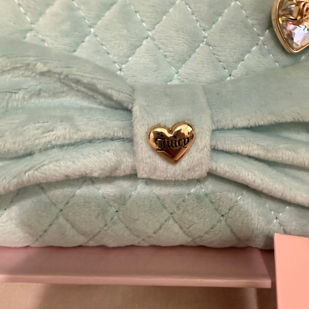 Women's Juicy Couture One Size Light Blue Quilted Bow Zip Wallet - Picture 3 of 7